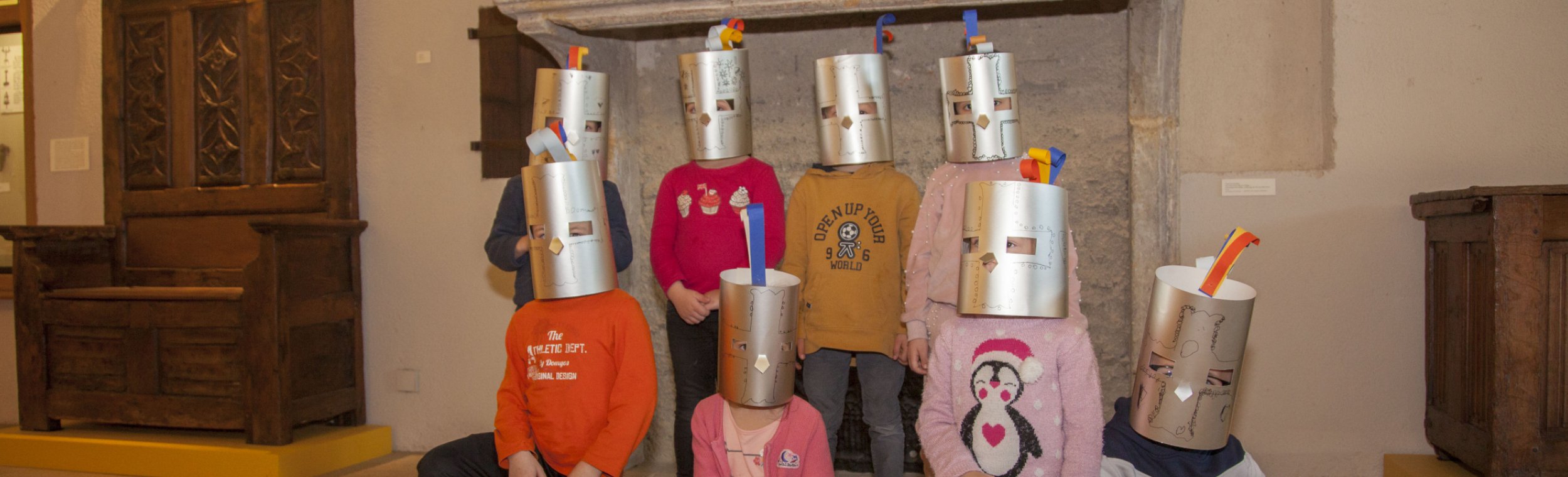 enfants déguisés en chevaliers